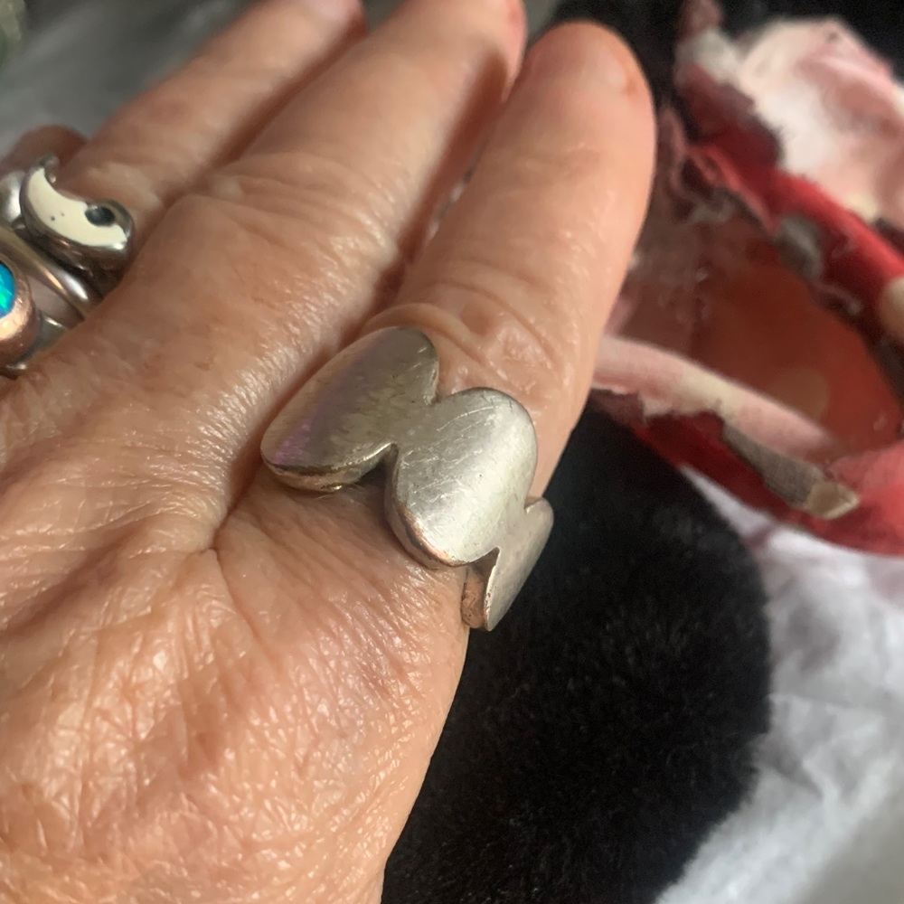 Silver Sculpted Link Ring - Silver colour